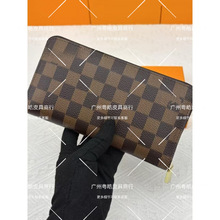 ��ó��Ʒ��N60017Ǯ��Ǯ�е�������Ůͨ�ó���࿨λ֤�������ְ�