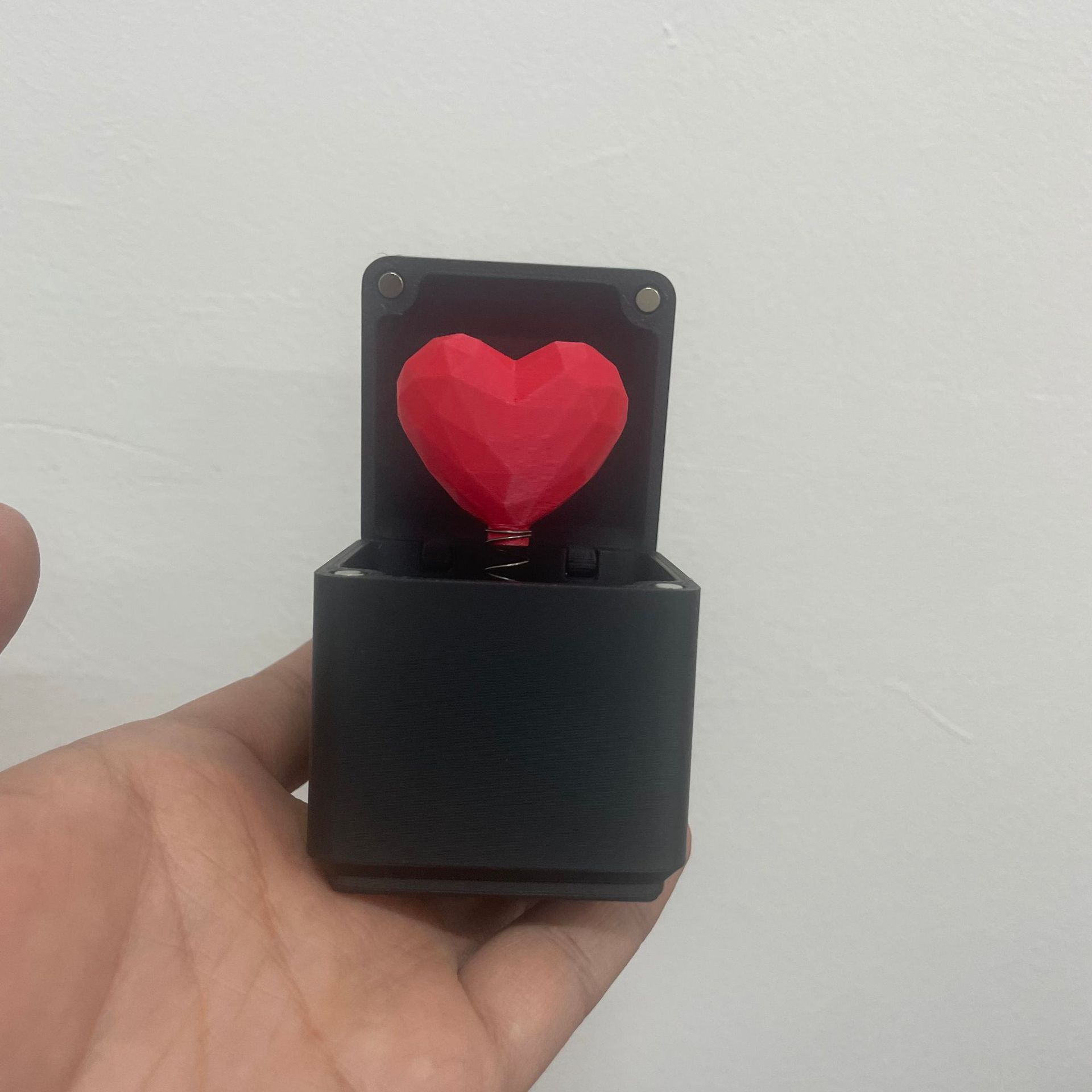 서프라이즈 선물상자 1팩 (슈퍼하트) 5*5cm 42g