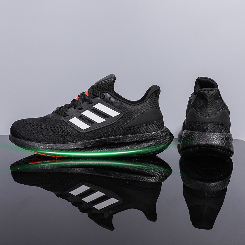 High-Quality Classic Simple Style Fashionable Breathable Mesh Shoes Lightweight Cushioning Sports Shoes Couple Running Shoes