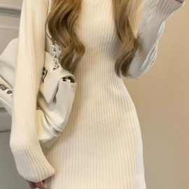 针织长袖短裙子内搭连衣裙女包臀小个子毛衣秋冬季感高级法式打底
