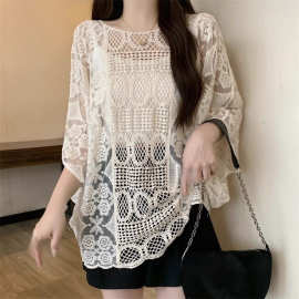 甜美钩花镂空蕾丝衫女夏大码设计感别致蝙蝠袖罩衫外搭小清新上衣