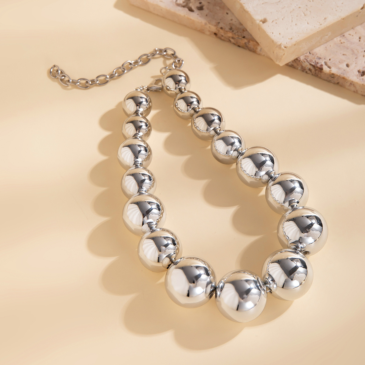 Collar de cuentas geométricas con cuentas redondas grandes estilo punk y cadena de clavícula para mujer, venta caliente en Europa y América, mayorista transfronterizo image 4