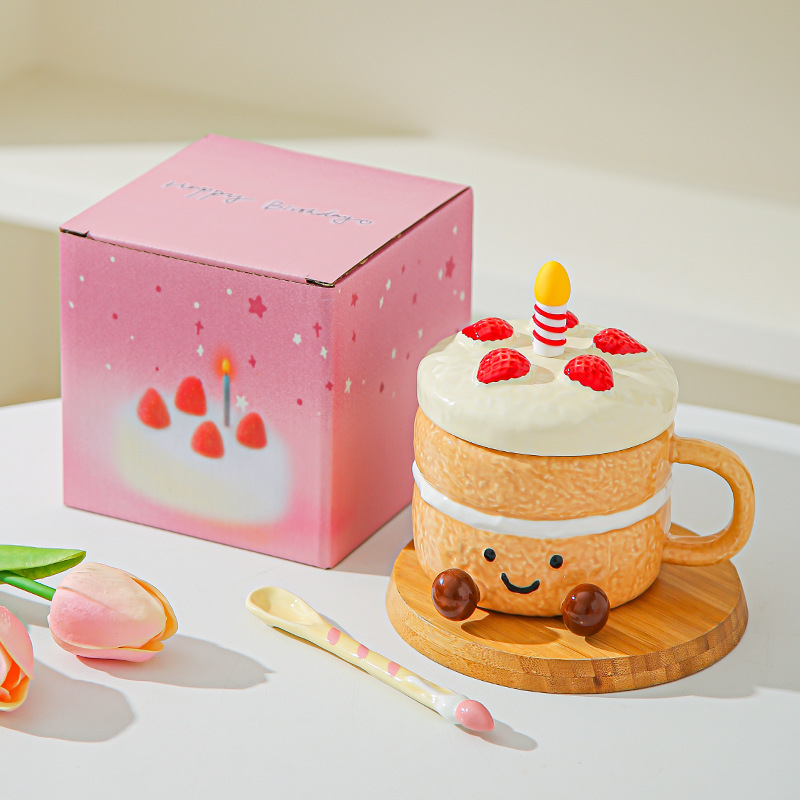 Canta de vela de cumpleaños encantadora tarta de cerámica taza de marca de dibujos animados con taza de agua de tapa de expresión creativa taza de café sonriente