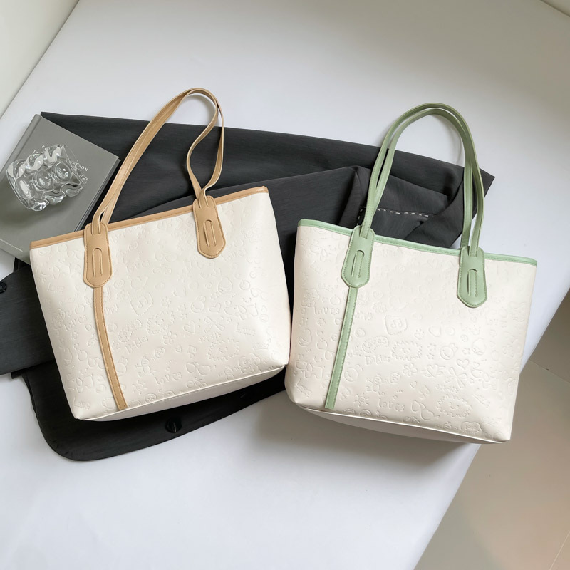 Coreano simple bolso casual de gran capacidad para mujeres 2025 otoño moda versátil bolso de hombro de viaje al trabajo