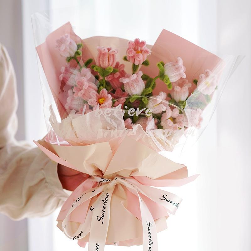 ひまわりの花束をねじって手作りします。|undefined