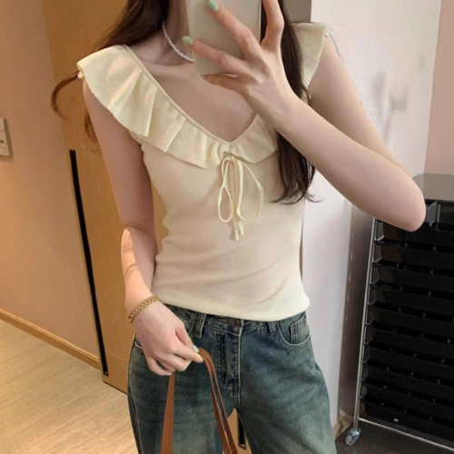 French-inspired soft-look off-shoulder top for women, 2025 summer—unique design with ruffled edges, versatile two-way knit sweater