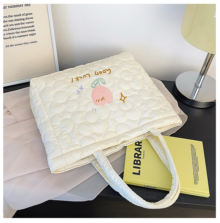 2023 Borsa da donna nuova Borsa a mano con coniglio tulipano ricamato Borsa da ascella per pendolari per ragazza carina cartone animato di grande capacità_voghion.com