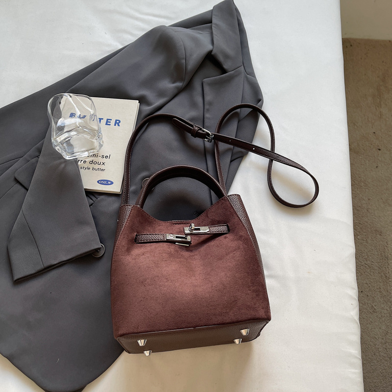 Versatile Suede Vintage Minimalist Bucket Bag 2026 New Fashion Autumn/Winter Trendy Women's Shoulder And Crossbody Bag - Thumbnail 8