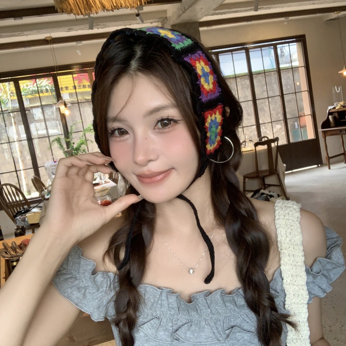 Versión coreana de crochet de punto retro hecho a mano hueco dulce y lindo cinturón para el cabello bufanda triangular de color femenino pañuelo de estilo literario