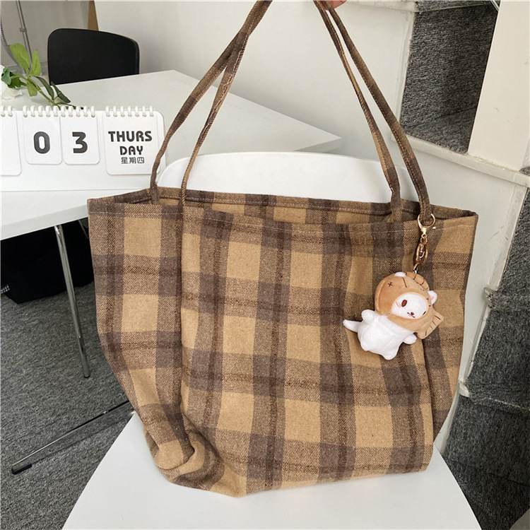 0981 Simple ins checkered woolen single-shoulder bag, hand-held cloth bag, student large-capacity shopping bag, laid-back style women's bag undefined