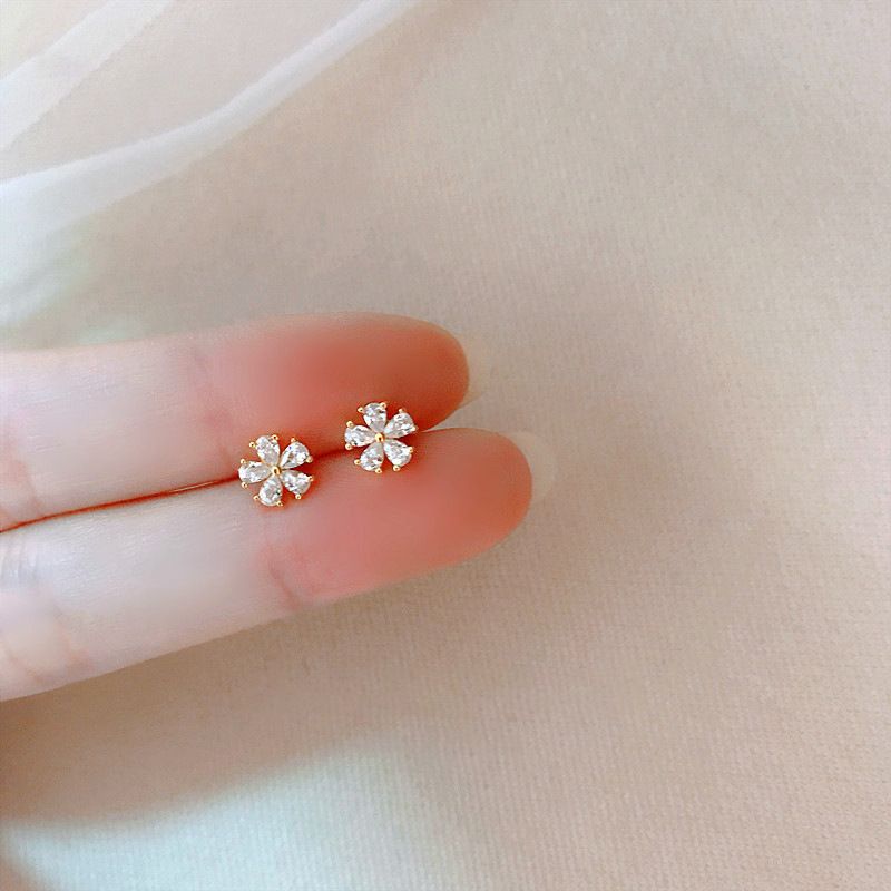 Aguja de plata, circón, diamantes, pendientes geométricos, lujo ligero, pendientes simples, de alta gama, pendientes, temperamento, pendientes de todo fósforo, mujeres al por mayor