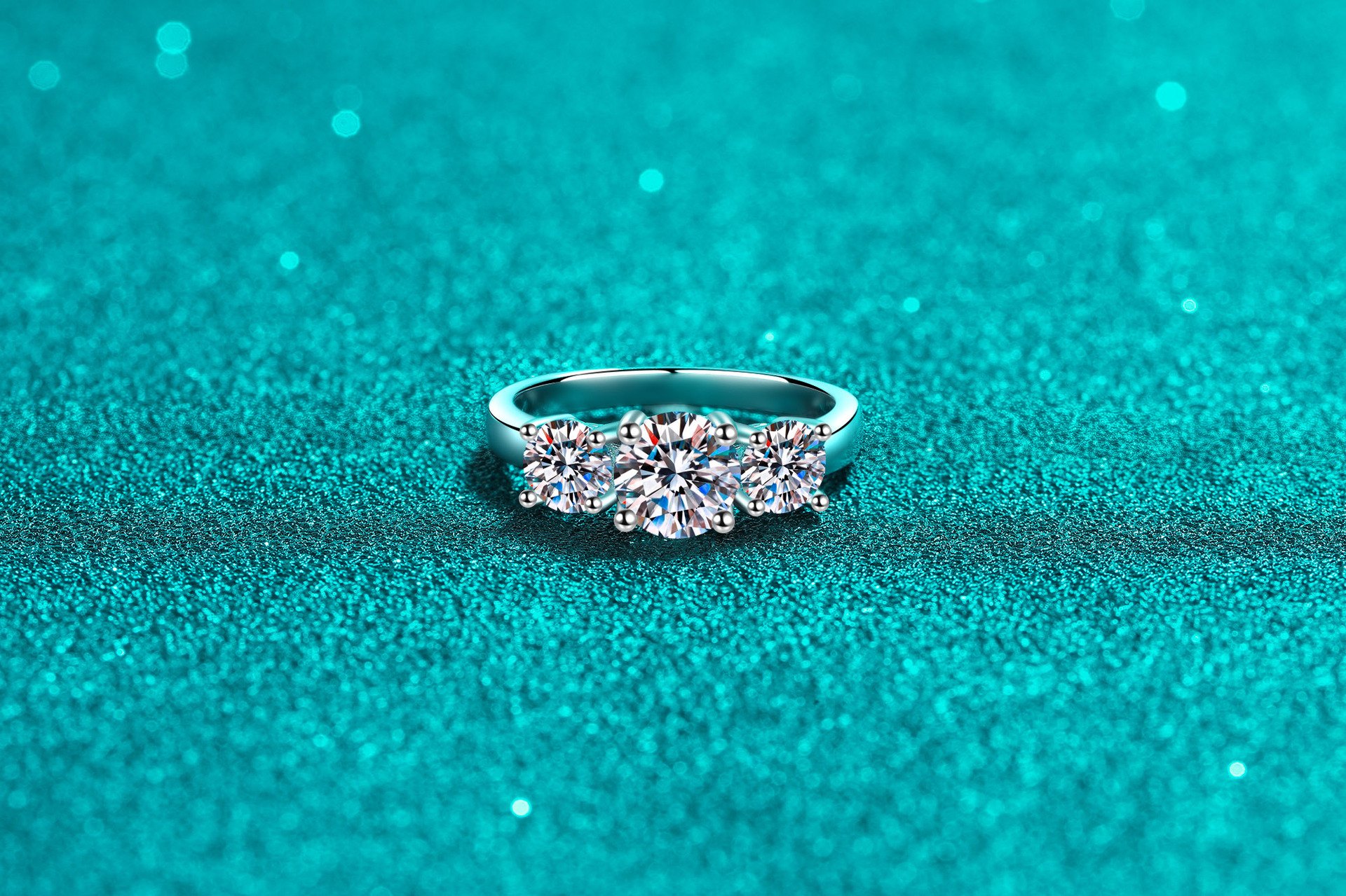 2g Weight Moissanite, Zircon Inlay Material 925 Sterling Silver Moissanite Zircon Geometric Rings