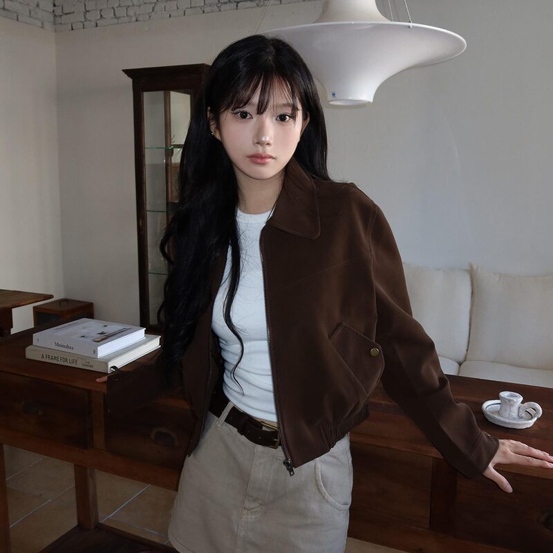 Korean designer retro short zip-up jacket, Korean style women's clothing, stylish and casual top Korean designer retro short zip-up jacket, Korean style women's clothing, stylish and casual top