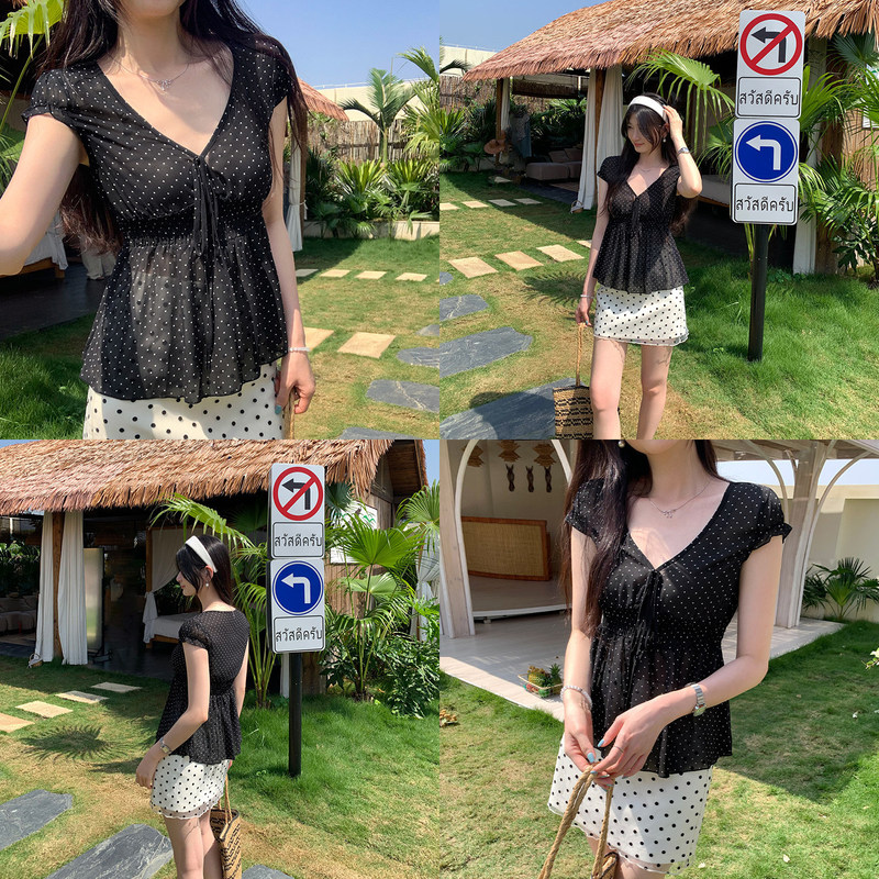 Super Trendy Youthful Black High-Waisted Polka Dot V-Neck Tie Short-Sleeve T-Shirt for Women, Summer 2026 New High-End Chic Top