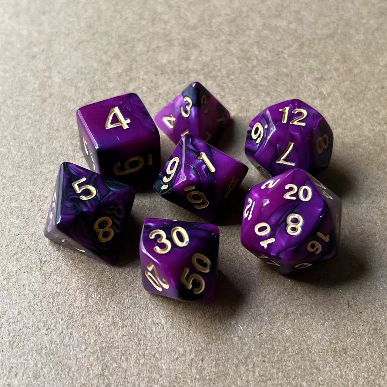 Juego de dados multicolores de dos colores, suministro transfronterizo, juego de 7 piezas, juego de tamiz digital, los dados de juego se pueden combinar