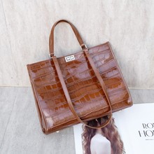 �羳�^��ţ��ƤŮ���¿����Ů���{�~�yͨ�ڰ�Ůʿ�������������