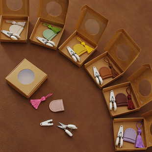 Japanese mini scissors bean cut ultra-small mini scissors handmade cute thread cut carton 11g