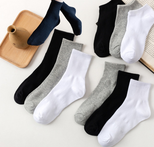 Wholesale cotton foot protection waistband sports mid-length black and white solid color sweat-absorbent and deodorant shaping trendy men's socks wholesale manufacturer