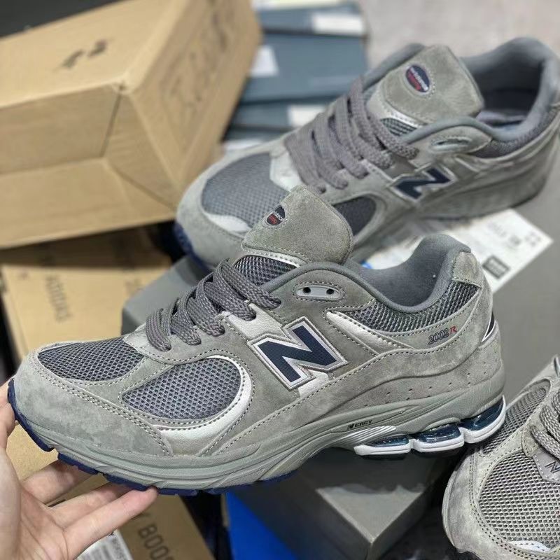 Putian Shoes 2002R Original Gray 2023 Classic Gray N Logo Men's and Women's Dad Shoes Jogging Running Shoes Thick-Soled Shock Absorption