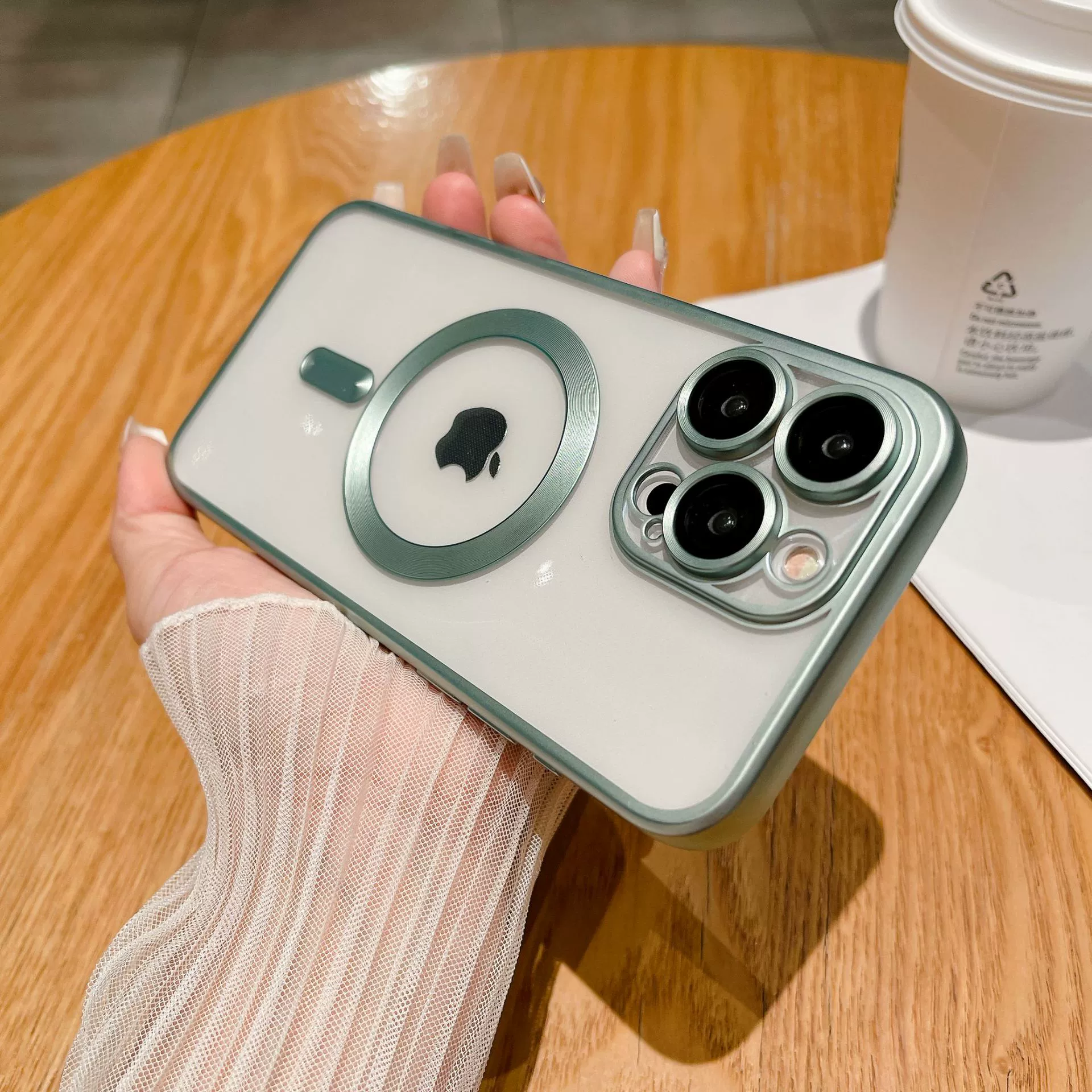 Защитный чехол для телефона (Apple) для серий iPhone 11–16, матовое покрытие, магнитное кольцо, камера-нгид