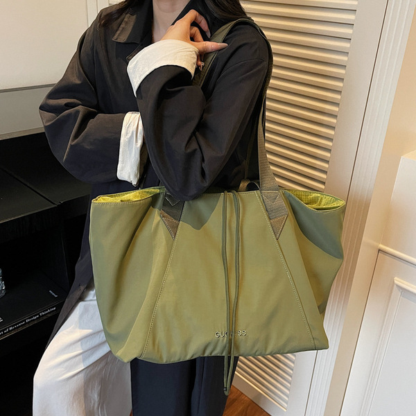 Capacious luggage one-shoulder bag