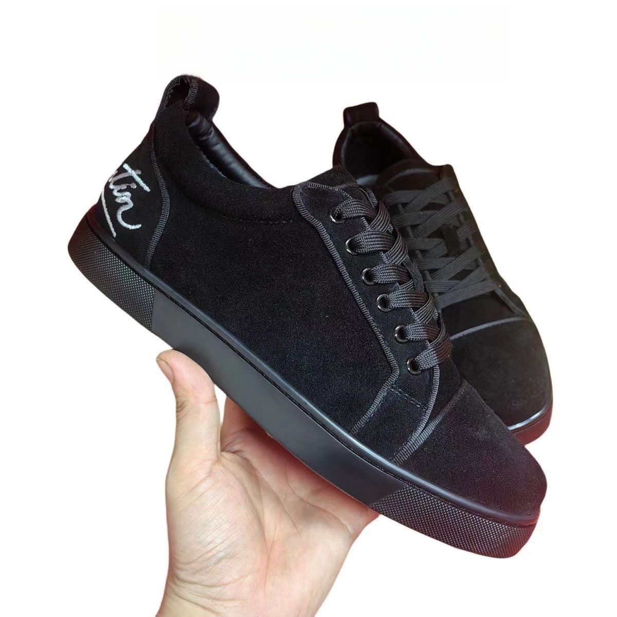 Nuevos zapatos de hombre bordados eléctricos de gamuz negro de correa baja tendencia de zapatos deportivos casuales de suela suave transpirable universal