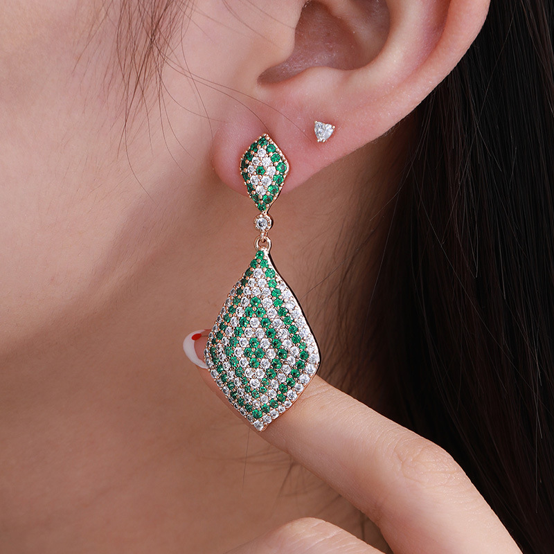 Pendientes de diamante completo de moda en Europa y los Estados Unidos de xuping, sensación avanzada en verano, pendientes de lujo ligeros de nicho, pendientes geométricos de diamante completo largos