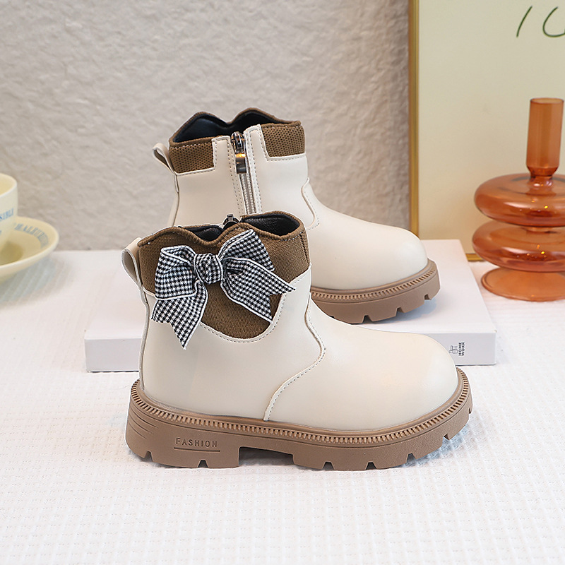 女童加绒短靴2025秋冬新款儿童马丁靴洋气时尚单靴女宝中大童靴子