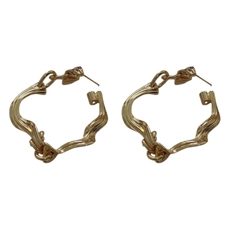 Aguja de plata rayado torcido pendientes geométricos pendientes diseño europeo y americano barroco aretes nicho red pendientes de la manera roja