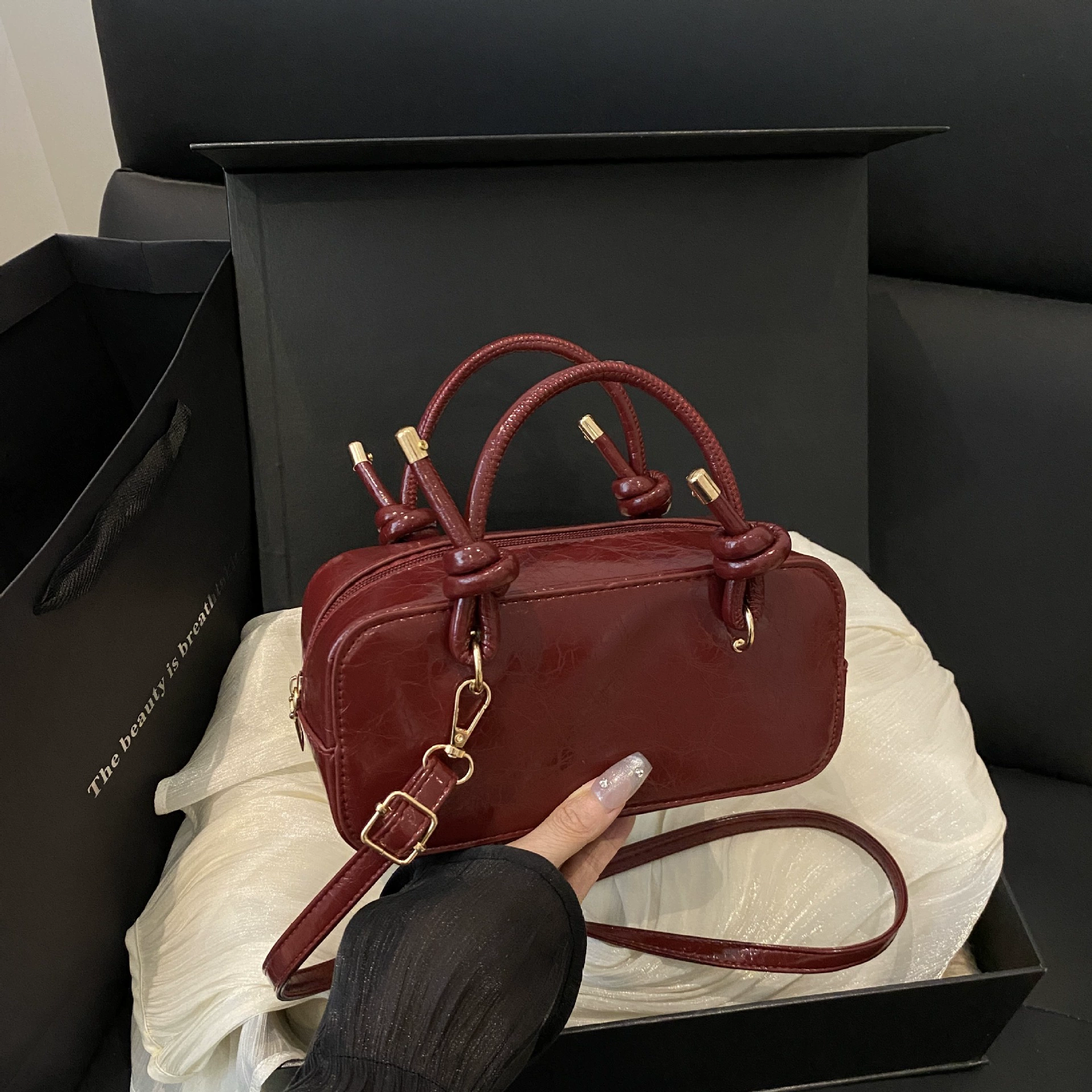Capacious cream one-shoulder bag for leisure