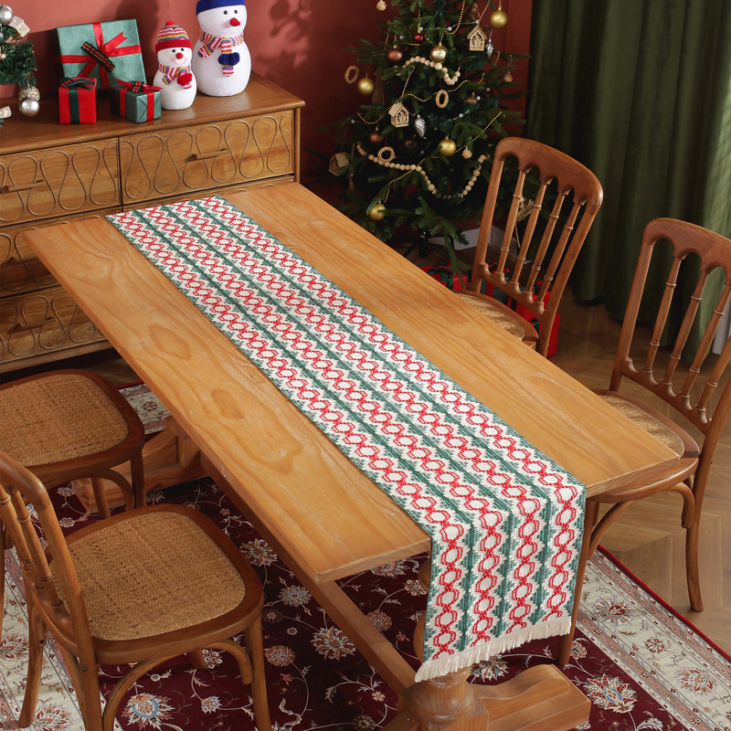 American-style All-cotton Christmas Red Green Tassel Striped Diamond Checkered Runner Dining Table And Cabinet_voghion.com