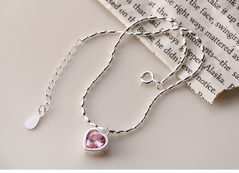 This adorable 925 sterling silver heart-shaped pink anklet is perfect for your special lady as a great Valentine's gift. She'll love the delicate style, the perfect fit and the pink crystal.