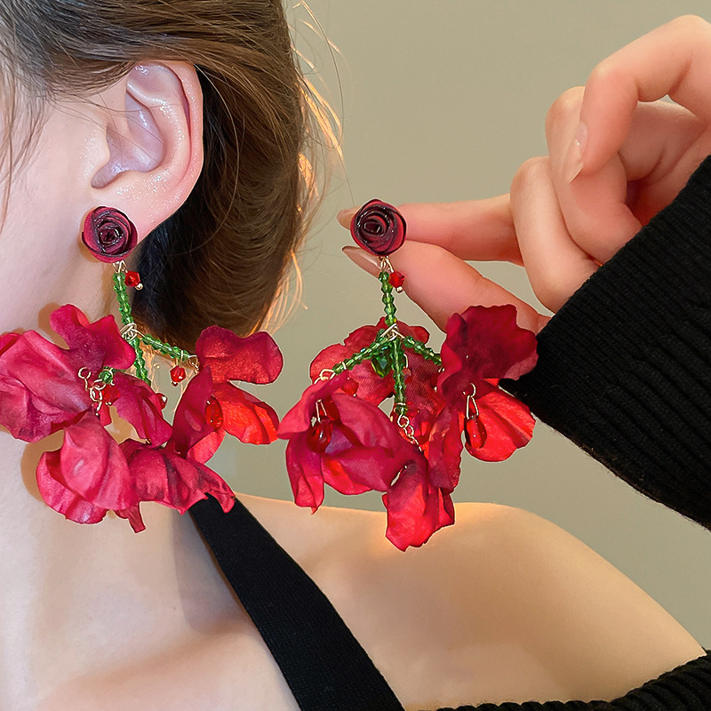 Pendientes de malla de pétalo de dopamina Pendientes de estilo de vacaciones junto al mar de estilo nuevo estilo caliente Pendientes de temperamento exagerado de todo fósforo al por mayor