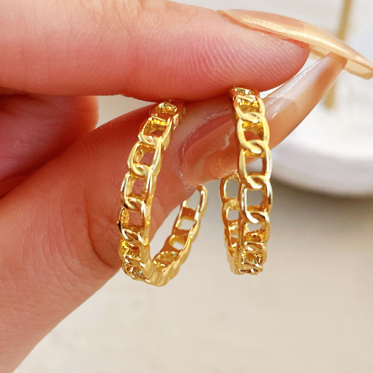 Women's Fashion Geometric Alloy Earrings Splicing Plating No Inlaid Hoop Earrings display picture 1