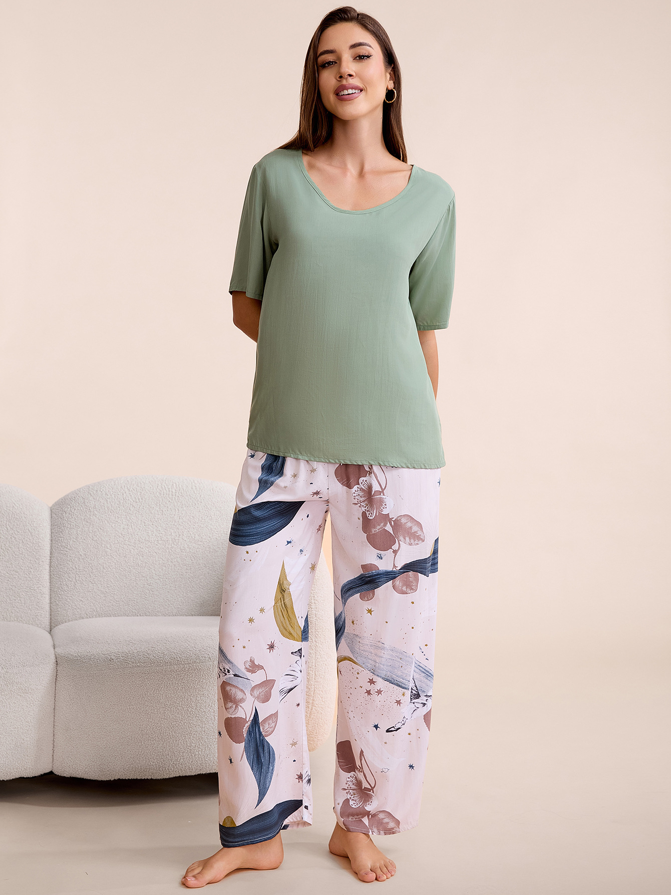 올리브 그린 T 별이 빛나는 하늘 새