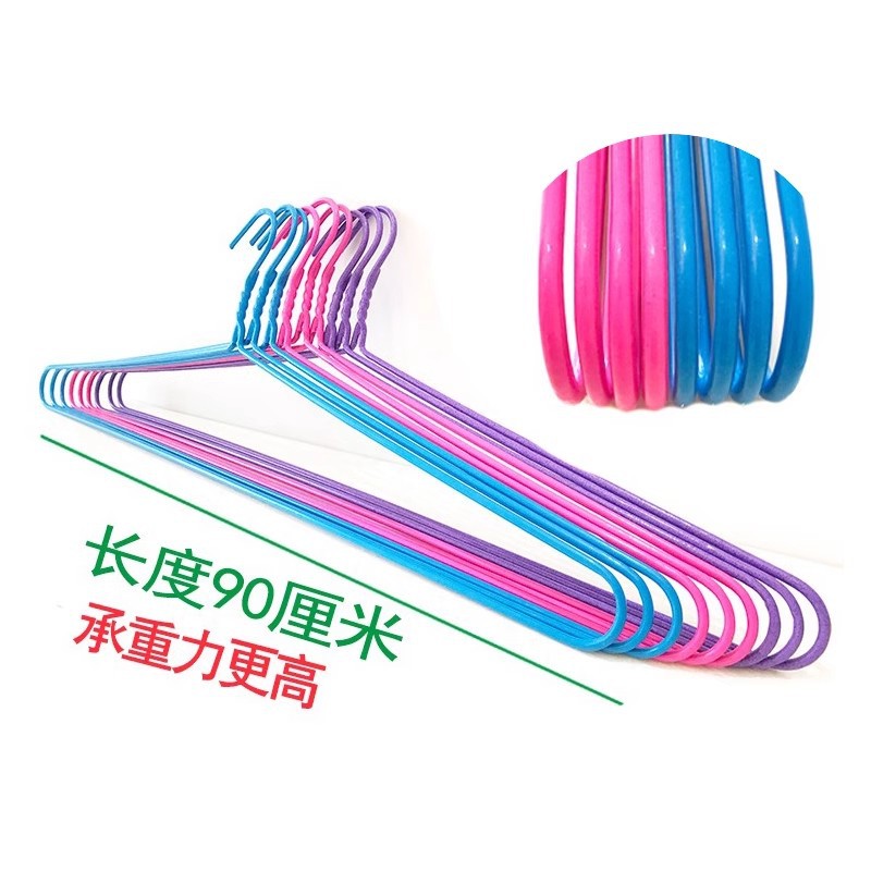 大きいハンガーは布団を干します。家庭用ベランダの大きいサイズは冷たいシーツを掛けます。