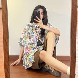 美式卡通动漫满印短袖衬衫女夏季新款设计感小众涂鸦宽松显瘦上衣