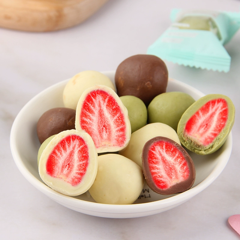 Whole strawberry freeze-dried sandwich chocolate matcha milk casual internet celebrity snack (cocoa butter substitute) упаковка оптом