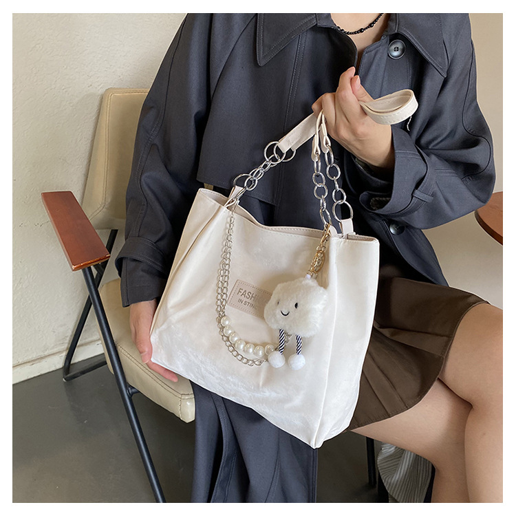 Large-capacity work commuting bag for women, new autumn 2024, versatile and fashionable beaded chain single-shoulder bag tote bag undefined