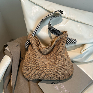 Navy capacious straw bag, straps