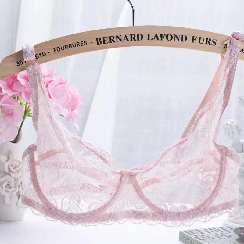 Un ensemble de lingerie sexy avec une fine dentelle transparente, agréable à porter et à dormir._voghion.com