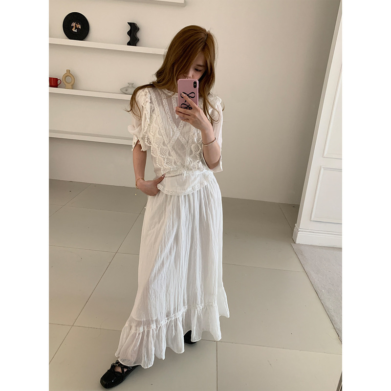 [in Stock] 2026 Summer New Style White Heavy Lace Top + High-Waisted Skirt Two-Piece Set