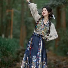 十三余小豆蔻儿[蛇沼鬼城-盗墓笔记联名] 马面裙套装新款汉服女秋