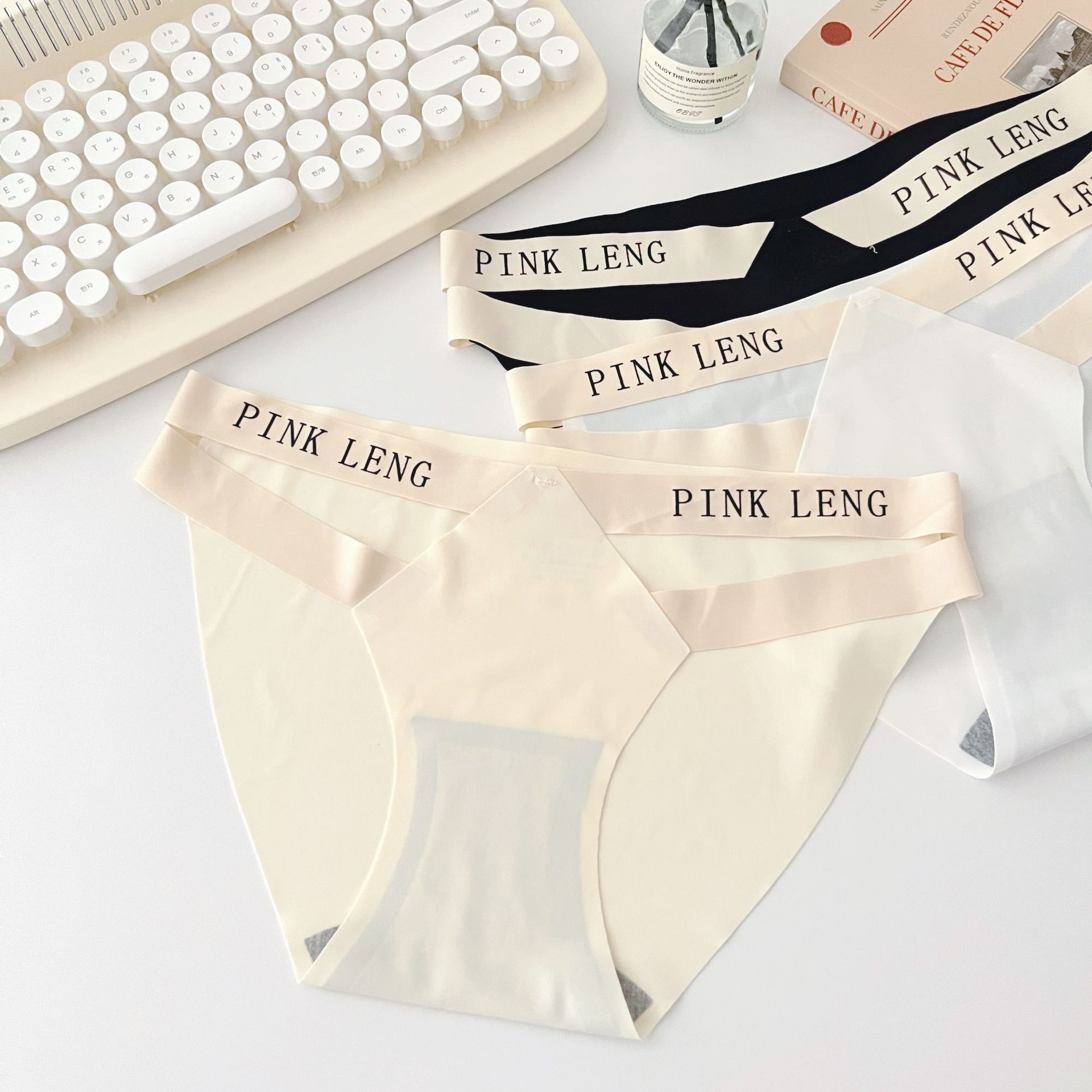 Nubes alegres ~ Calzoncillos de mujer sexy pura sin costuras de seda de hielo americano