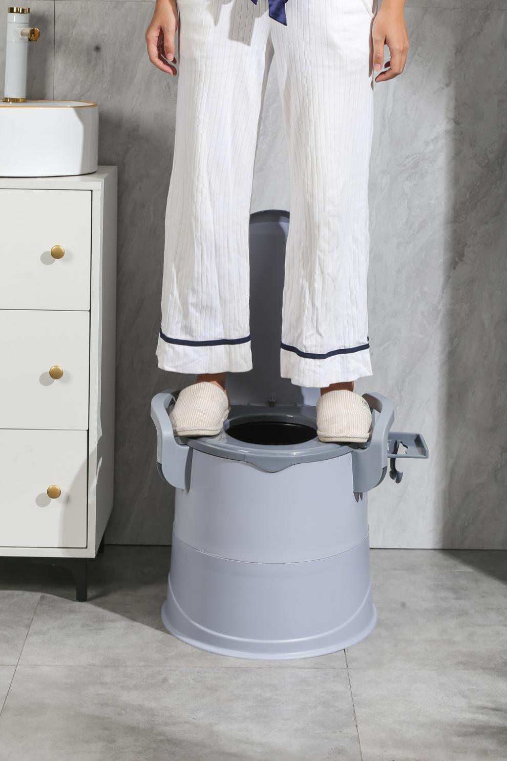 Mobile toilet, elderly toilet, home, pregnant women, indoor deodorizing, covered, adult portable plastic armrest toilet chair undefined