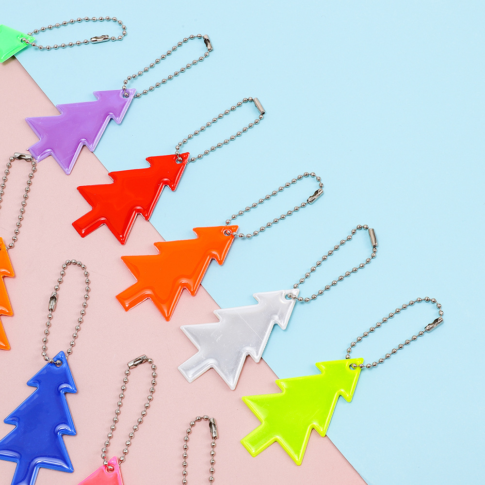 跨境新款圣诞树反光挂件警示PVC户外反光挂件荧光钥匙扣厂家批发