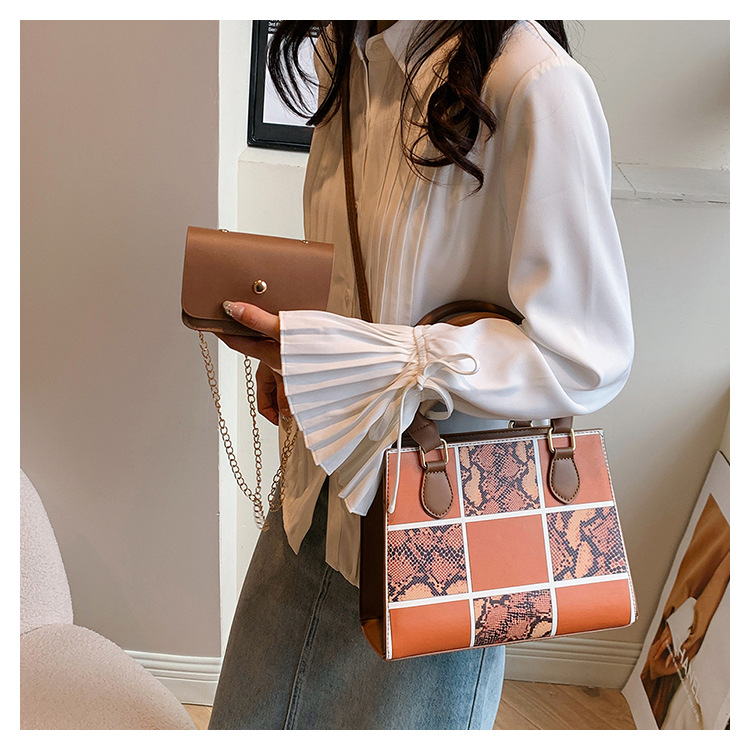 Women's Medium Pu Leather Plaid Elegant Classic Style Zipper Crossbody Bag display picture 21