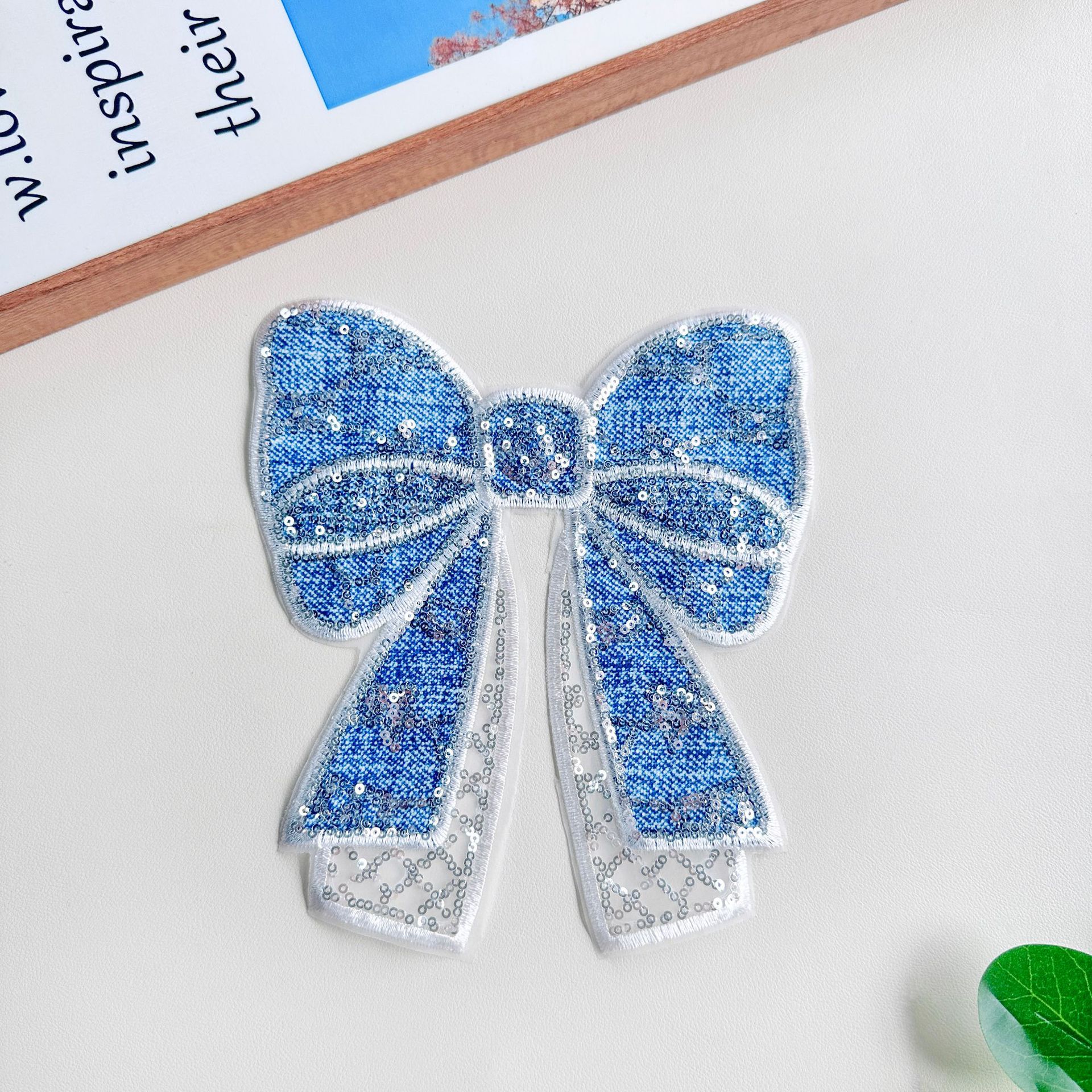 Azul sequilla borde de encaje arco tridimensional ropa camiseta suéter accesorios de ropa infantil decoración DIY hecha a mano image 3