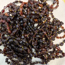 松岗工厂源头批发天然琥珀蜜蜡原石随型特价手串手链自然天然原矿