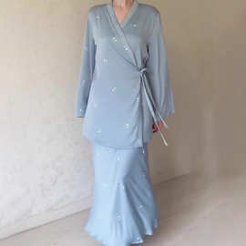 欧美长袖V领印花气质2025秋季缎面亚马逊裙套装新款时尚图片色